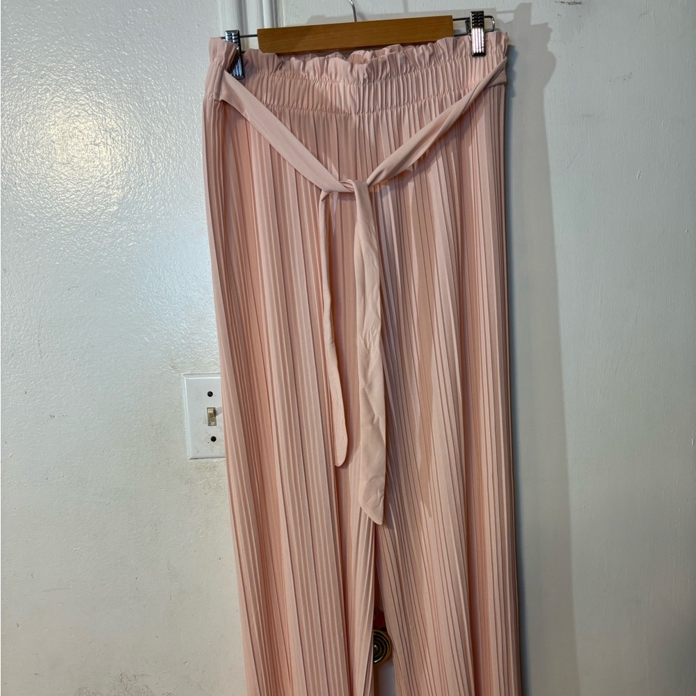 Elegant Pink Pleated Women's Pants
